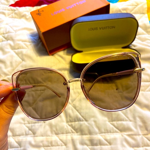 Louis Vuitton Accessories - Louis Vuitton sunglasses
